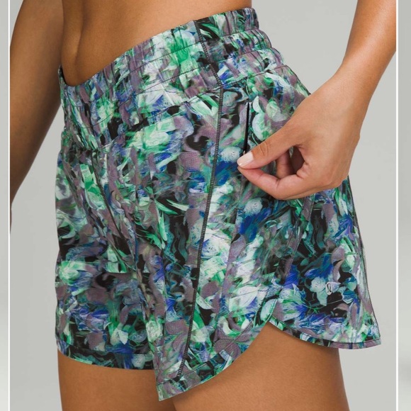 Lululemon Track That Mid-Rise Short 5" Rapid Flourish Multi - Picture 1 of 10